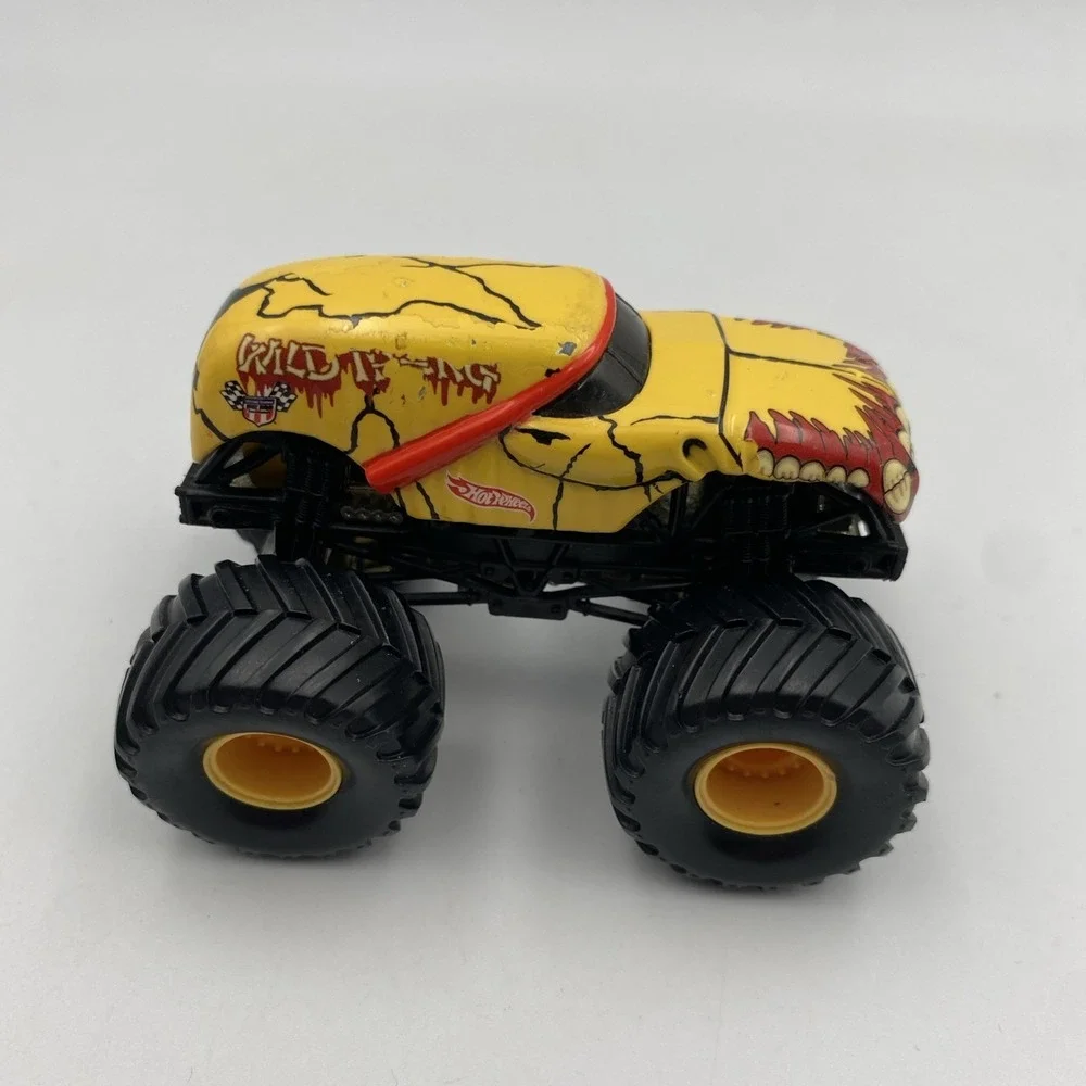 Hot Wheels Monster Jam Truck Wild Thang Small‎ Hub 1:64 Metal Construction